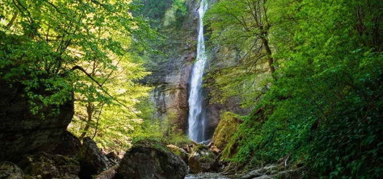 Waterfall Skakavac – Jungle Perucica
